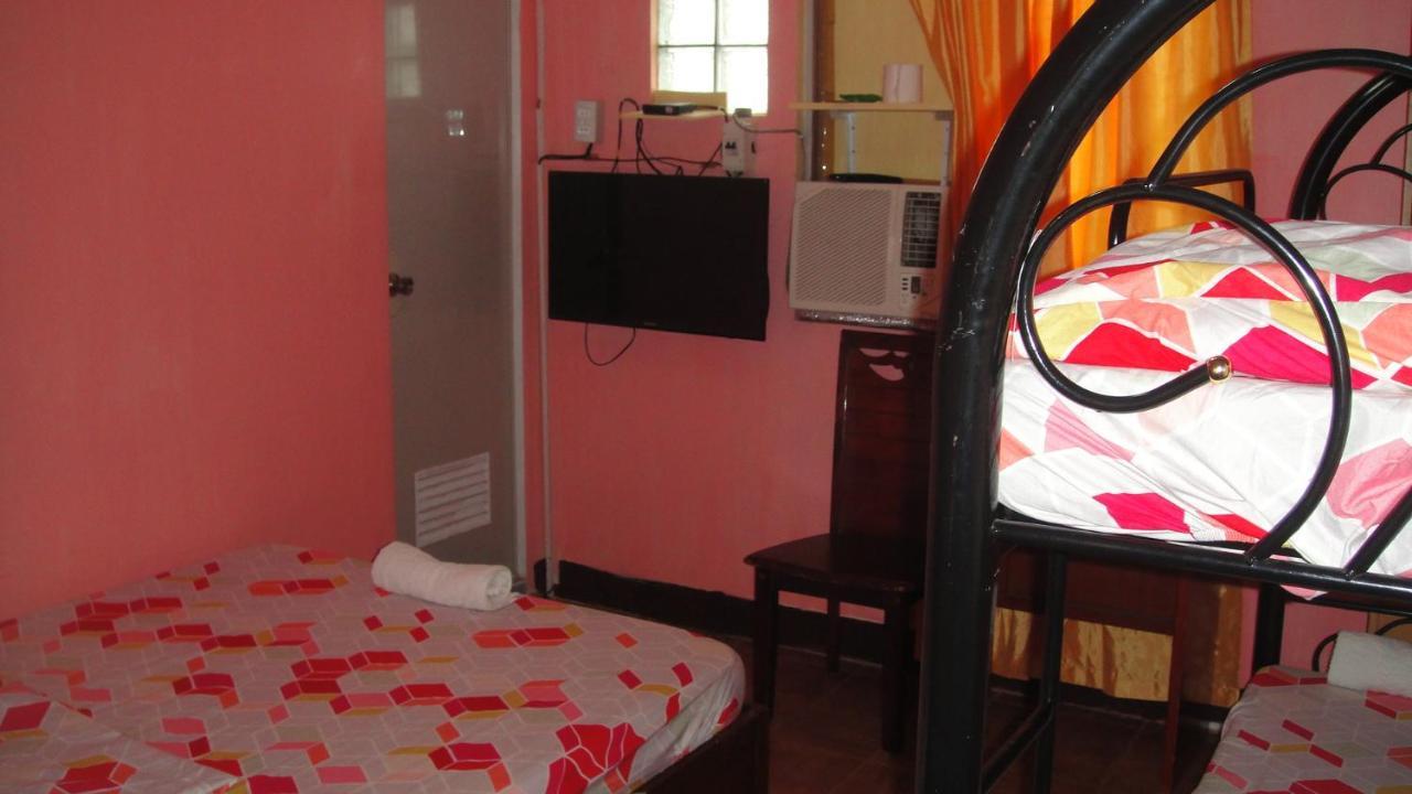 Deluxe Double Room (2 Adults + 1 Child)